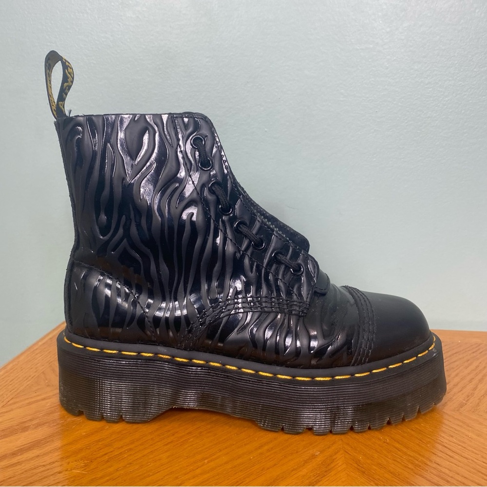 Dr Martens Sinclair Zebra Emboss Platform Boots Black Size 8 Women's